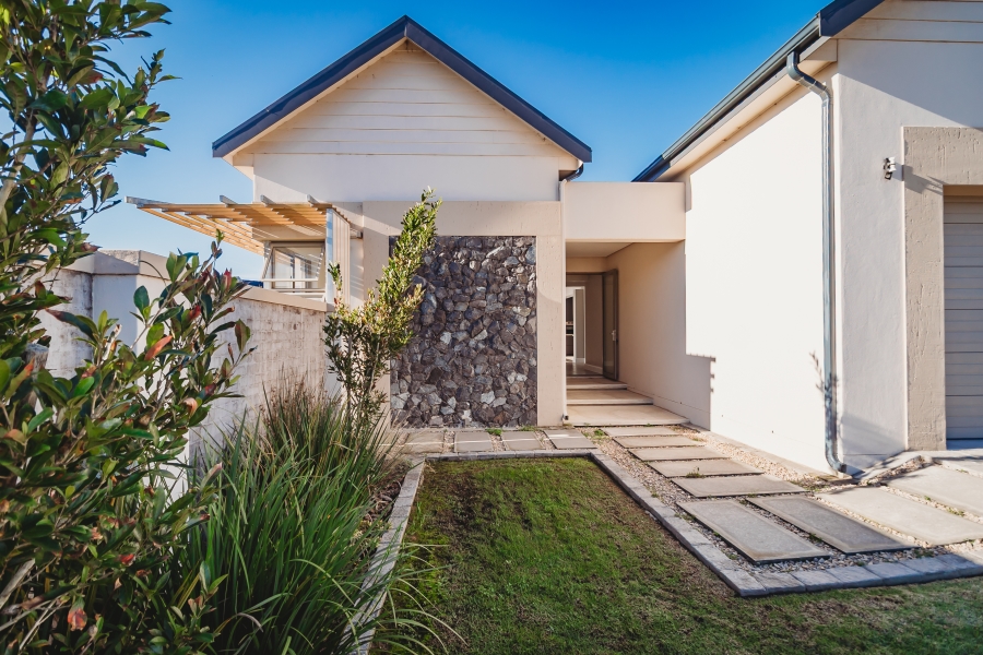4 Bedroom Property for Sale in Kingswood Golf Estate Western Cape